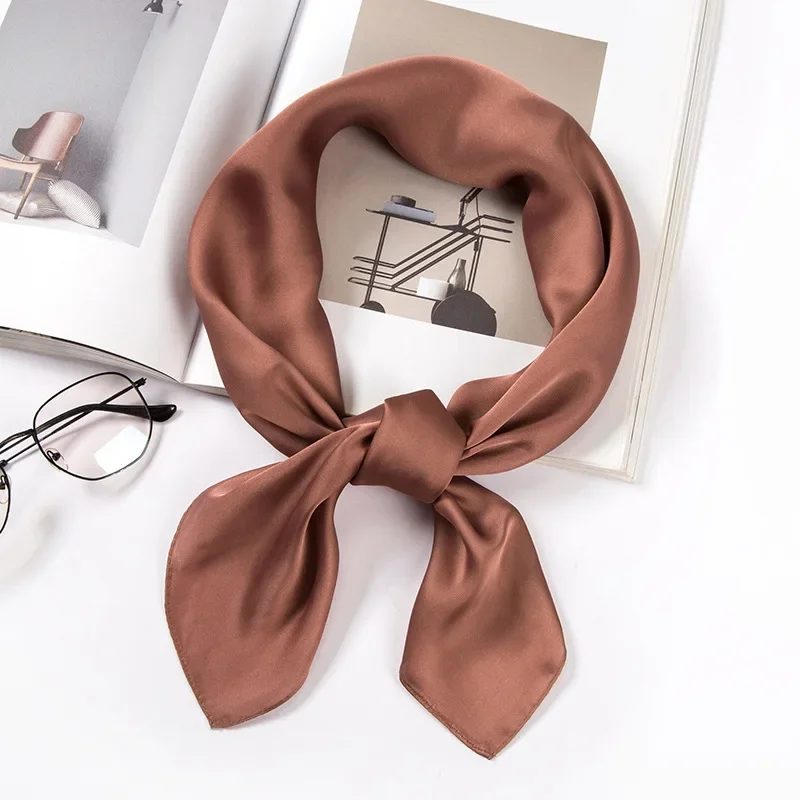 サテンスカーフ レディース 70cm 無地 スムースな表面  - Women Accessories In Wholesale のレビューと価格