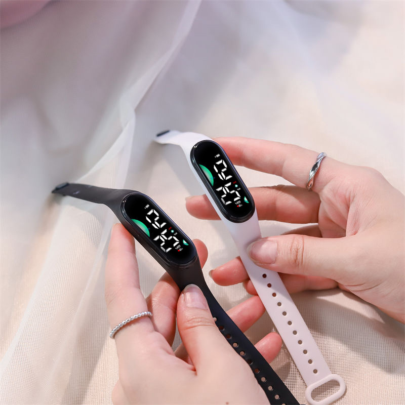 LEDウォッチ 防水キッズウォッチ ブレスレット タッチコン - Women Accessories Display のレビューと価格